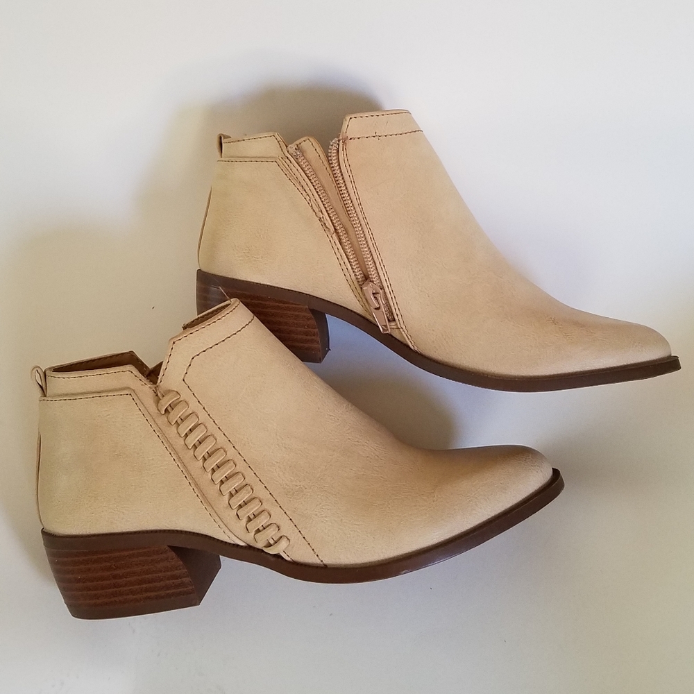 💟 Ankle Boots
